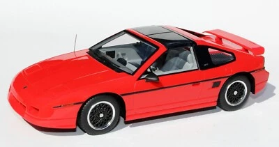 Automodello ONE24 1988 Pontiac Fiero GT Removable T-Top Panel 1:24 Red COA - Image 1 of 4