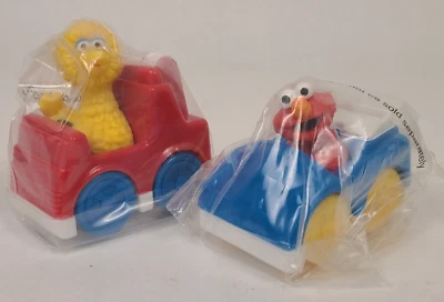 Figura de juguete de colección Sesame Street Big Bird Elmo camión de remolque coche adorno de pasteles 2004 nueva Foto 1 de 4