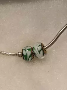 Set of 2 NEW Pandora Green & White Swirled Murano Glass Beads (GOLDEN CORE) - Picture 1 of 2