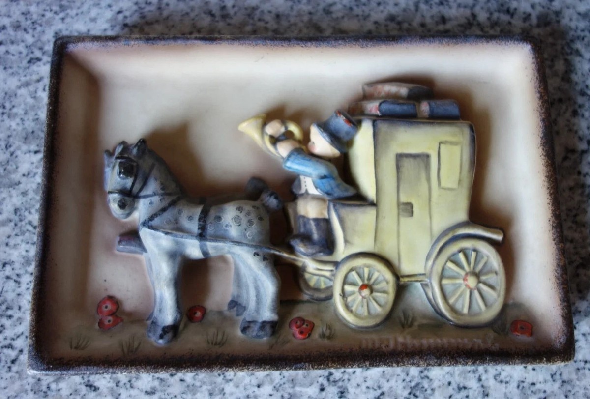 フンメル人形 The Mail is Here 郵便配達馬車 1952 Goebel