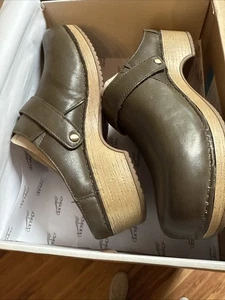 Dansko Baylor Leather Clog for Women Sz 40 New with Box - Picture 1 of 5