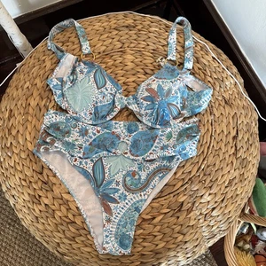 Two Piece Halter Top Bikini Size Small XL Swimsuit Summer Fun - Picture 1 of 11
