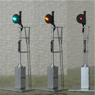 1 x HO scale searchlight signal model railroad tri-light steel power cabinet #03 - Image 1 of 4