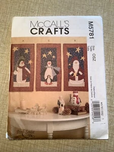 McCalls PATRÓN DE COSTURA 5781 INVIERNO MINI EDREDONES Decoración del Hogar SIN CORTAR Papá Noel Muñeco de Nieve - Imagen 1 de 3