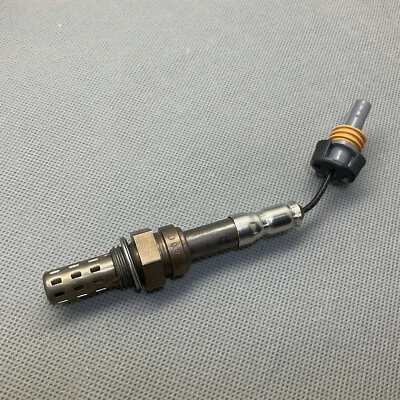 Sensor de oxígeno OE Bosch O2 13050 para 1994 Saturn SC2 SL2 SW2 1,9 L aguas arriba Foto 1 de 4