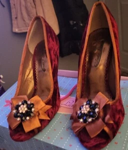 Poetic Licence London Design Dazzling Day Size 7M - Picture 1 of 3