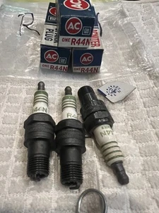 3 x R44N ACDelco Spark Plugs NOS New Old Stock - Picture 1 of 2