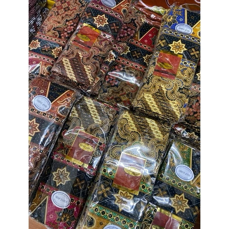 Exclusive Batik Sarong Malaysia 100% cotton [ Random Colour & Design ]  - Image 1 of 4