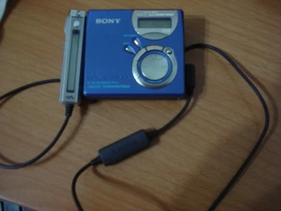 Walkman Sony MZ-NF610 azul tipo S funcionando con 1 disco Foto 1 de 4