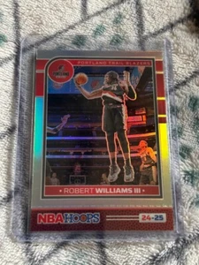 42520 2024-25 NBA Hoops Silver Opti-Chrome Robert Williams IIi Portland Trail bl - Foto 1 di 2