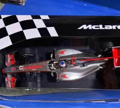 Minichamps 1/18 McLaren Mercedes MP4-25 Jenson Button 2010 Die-cast PMA - Image 1 of 4