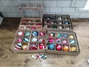 4+ Boxen Vintage Polen Deutschland USA Träne/runder Einzug Reflektor Glas Ornamente - Bild 1 von 6