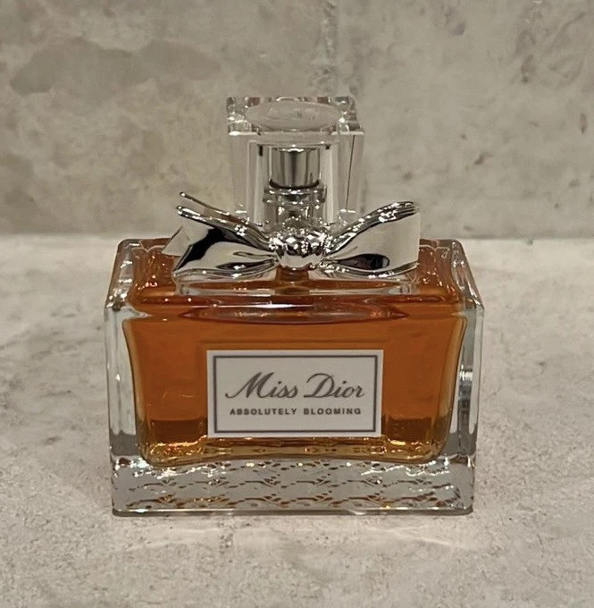 Preços baixos em Dior Miss Dior Absolutely Blooming Eau de Parfum