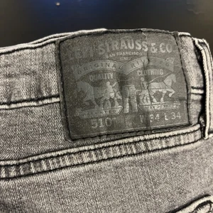 Levis 510 Herren Skinny Fit Jeans 34 x 34 grau - Bild 1 von 3