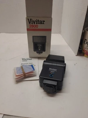 Vivitar 2800 Auto Thyristor Electronic Flash with Filters & Packaging - Image 1 of 4