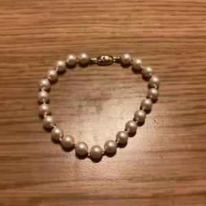 Monet Hand Knotted Faux Pearl Beaded Fancy Box Clasp Gold Tone Vintage Bracelet - Picture 1 of 1