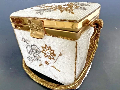 1950-е FUJI ручной работы цветочный микро бисер Bauletto коробка формы белое золото сумочки - Изображение 1 из 4