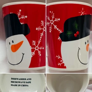 CHRISTMAS COFFEE HOT COCOA TEA MUG RED WITH SNOWFLAKES AND SNOWMAN - Picture 1 of 8