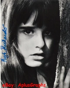 KYLE RICHARDS... The Watcher In The Woods - FIRMADO - Imagen 1 de 1