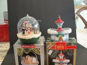 HALLMARK KEEPSAKE ORNAMENTS MOTION 2 ANIMALS SKI & TOYLAND TOWER - Picture 1 of 6