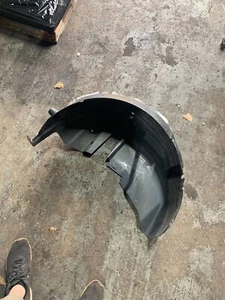 VAUXHALL CROSSLAND X 2020 MK1 - PROTECTOR CONTRA SALPICADURAS FORRO ALERÓN TRASERO CERCANO 39146991 - Imagen 1 de 13