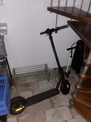 Elektro Scooter Roller 4 Xiamio, kaum benutzt, Neuwertig , Verkehrstauglich  - Bild 1 von 4