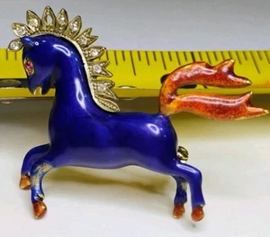 Broche Caballo Ecuestre De Colección Oro 14k 8 OZ Esmalte Rojo y Azul con Piedras Muy Raro - Imagen 1 de 14