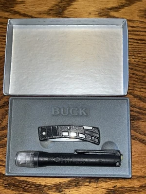 Cuchillo y linterna Buck Knives Vintage WSP1-06-a Foto 1 de 4