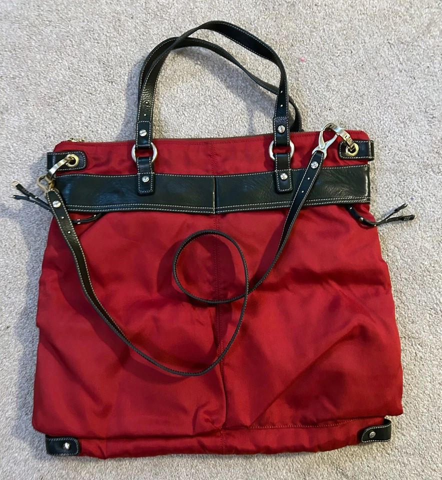 ¡NUEVO! Bolso de Mano Grande Hayden Harnett Rojo y Negro, Borde de Nylon y Cuero Foto 1 de 4