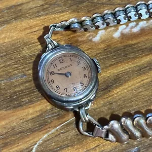 Vintage BENRUS Womans 17 Jewel Wrist Watch for parts Gold Tone - Picture 1 of 6