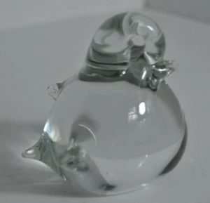 Vintage Crystal Clear Bird Paperweight with Detail on Wings and Tail Figurine - Picture 1 of 9