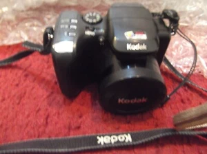 Kodak EasyShare Z712 IS 7.1MP 12x Digital Camera - Black - Picture 1 of 16