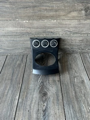 03-06 Nissan 350Z Climate AC Heater Temp Control Unit With Bezel OEM 96941 CD000 - Image 1 of 3