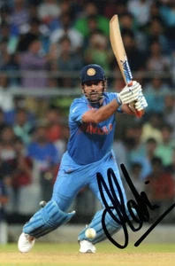 INDIEN CRICKET LEGEND: MS DHONI SIGNED 6x4 ODI ACTION PHOTO+COA **PROOF** - Bild 1 von 2