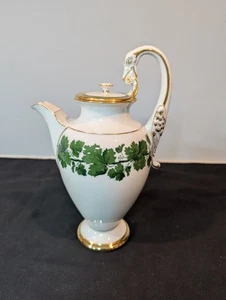 Meissen Swan-Handled Coffee Pot – Green Ivy, Hand-Painted Porcelain, Late 19thC - Picture 1 of 12