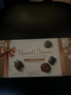 RUSSELL STOVER ASSORTED MILK & DARK CHOCOLATES 9.4 Ou Sealed - Image 1 of 3
