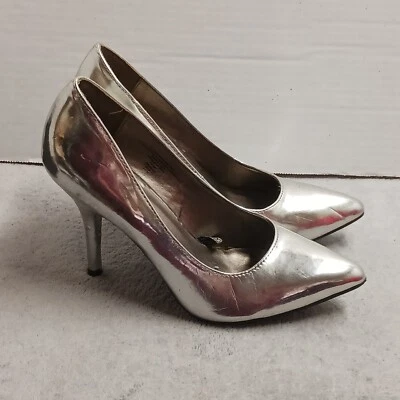 Mossimo Plateado Cromo Patente Brillante Metálico Tacón Alto Talla 7 Foto 1 de 4