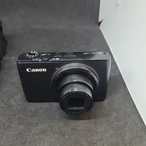 Canon PowerShot S95 10.0MP Digital Camera - Black - Cracked Screen- No Charger - Picture 1 of 6