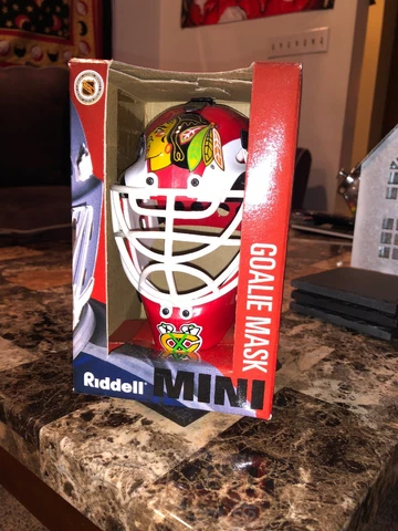 Rare Chicago Blackhawks Mini Goalie Helmet Mask Riddell New In Box Cover