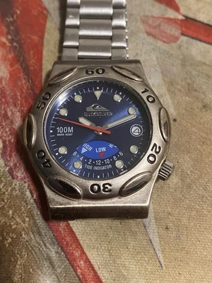 Reloj pulsera Quick Silver Tide Indicador de cuarzo para hombre WR 100M con fecha funciona muy bien. Foto 1 de 2