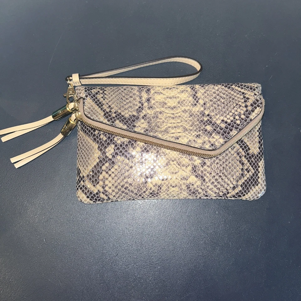 "Bolso de muñeca sin asas asimétrico HENRI BENDEL piel de serpiente cuero en relieve 7,75"" L" Foto 1 de 4
