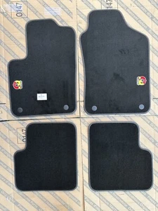 Kit Tappetini Tappeti Originali 500 Abarth 595 695 SS NUOVI cod. 735671221 - Bild 1 von 6