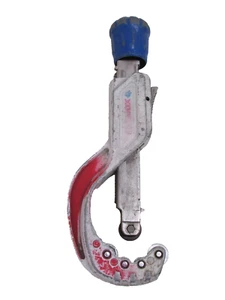 LENOX TOOLS QUICK ADJUST PIPE TUBING CUTTER, 1/4” to 2-5/8” - Picture 1 of 4