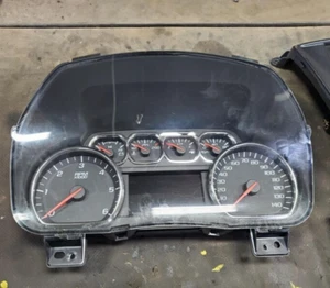 2015 GMC Sierra 1500 2500 3500 Speedometer Instrument Cluster ID 23259643 OEM - Picture 1 of 6