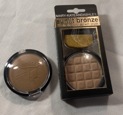 Mary-Kate And Ashley Sunlit Bronze & Sunkissed Bronze Bronzing Powder - Image 1 of 4