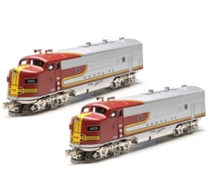 Menards O Gauge POWERED Santa Fe F3 Diesel Locomotive & Dummy AA Set - NEVER RAN - Picture 1 of 8