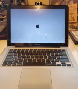 MacBook Pro (13-inch Mid 2010) 2.4GHz Core 2 Duo 4GB RAM 250HD No OS - Afbeelding 1 van 6