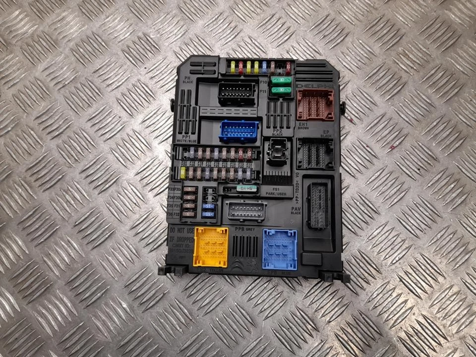 Centralina di bordo BCM FEM SAM BSI Vauxhall GRANDLAND X 2021 9832880680 - Immagine 1 di 3