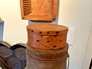 Antique Single Lap / Finger Oval Pantry Box - 5 7/8" x 4 7/8" - Picture 1 of 8