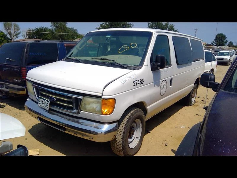 Conjunto de filtro de aire usado se adapta a: furgoneta Ford E350 2003 5,4 grado A Foto 1 de 4